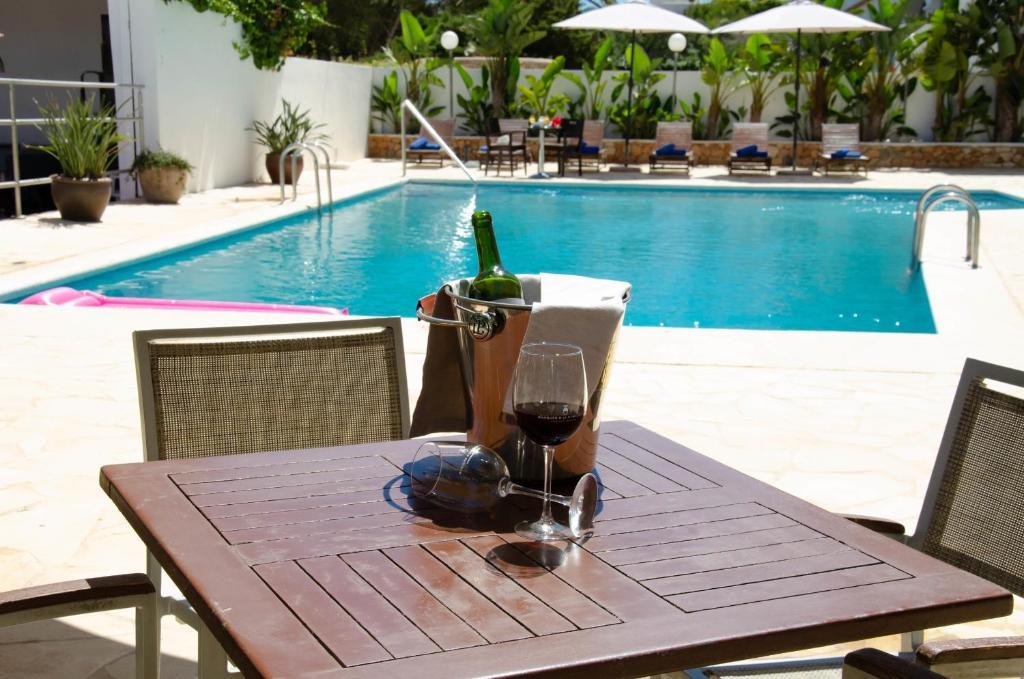 Fergus Paraiso Beach - Adults Only مدينة إيبيزا المظهر الخارجي الصورة